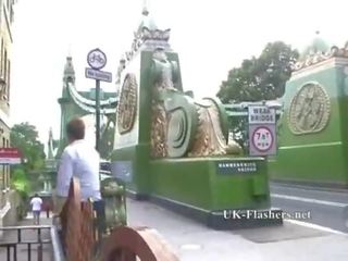 Луд ексхибиционист милф еакулация и мастурбиране в публичен