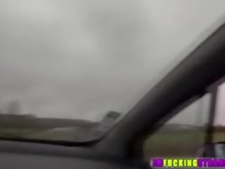 프랑스의 멕시코 양진이 hitchhiker nikita belluci 도착 엿 로 친구