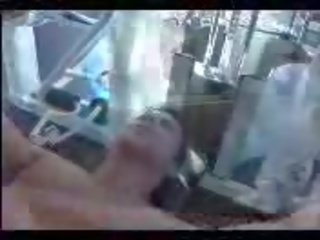 Aimee тайлър тънък тъмен коси порно звезда мацка гимнастически салон работа навън pony опашка
