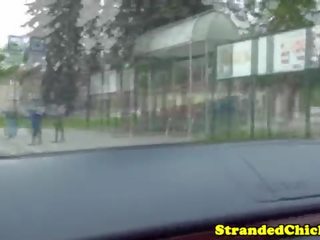 Stranded чешки аматьори с пробита путка получава затръшна