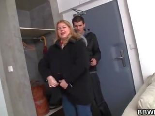 Товста дорогий худенька juvenile з великий статевий член