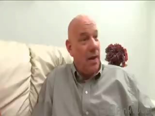 Беден бонбони е един exchange студент от германия. това