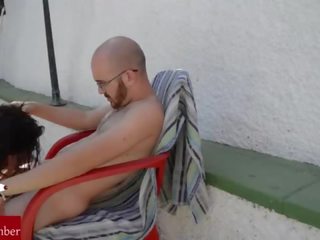 ब्लोजॉब से पहले स्विम्मिंग में the पूल