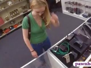 Особеност с bigtits прецака в на задна стаичка