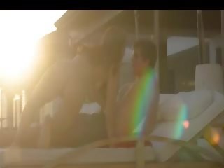 Публичен ххх клипс на maldives шезлонг