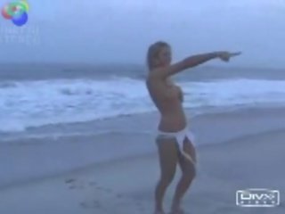 Losing dare і плавальний голий в в холодний вода