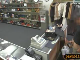 Латино стюардеса pawns тя путка и прецака при на pawnshop