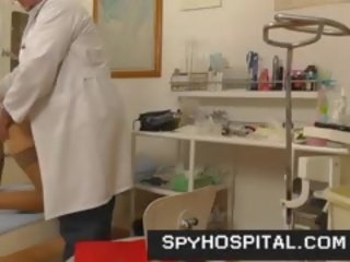 Гіно medic робить прихований камера