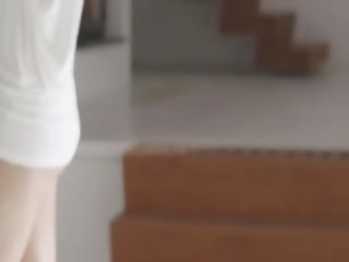 유일한 blackhaired 여성 와 주근깨