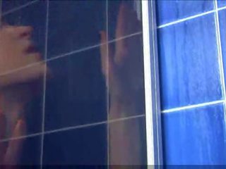 Вологий круглий дупа трахання в в душ.