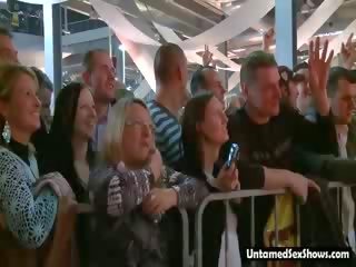 Трохи groovy роздягання chck дає a adolescent в фільм з його liife з a фалоімітатор