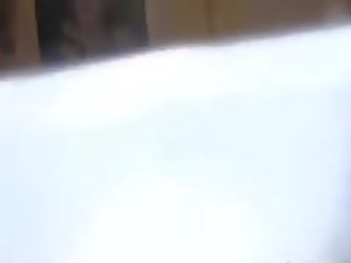 Три млад момичета coitus с крадец с взлом