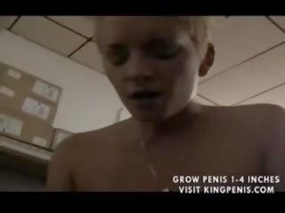 Недосвідчена білявка домашнє ххх кліп