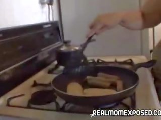 মিলফ sedusive cooking সময়!