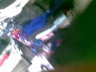 রোমানিয়ান উপরের স্কার্ট