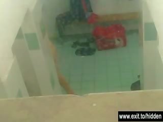 Грандиозен нудисти аматьори spied в шкафче стая