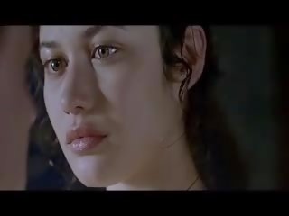Olga kurylenko повний frontal секс кліп сцени