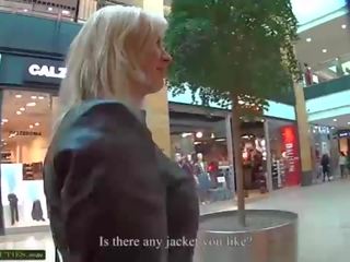 Mall милашки - молодий еротичний молодий жінка - молодий публічний брудна кліп