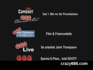 Сеча п’є дівчинки в німецька сеча оргія