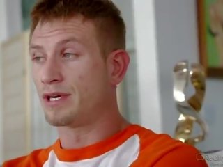 Аліна довго має a супер тіло