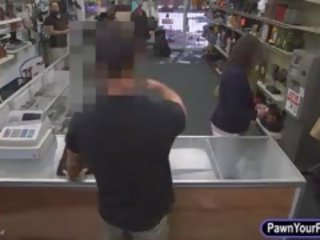 Customers домакиня прецака от pawnkeeper в на задна стаичка