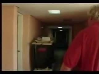 Старий людина трахає exceptional покоївка