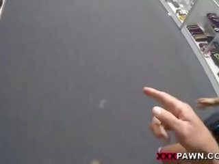 귀여운 웨이트리스 나사로 죈 에 그만큼 pawnshop
