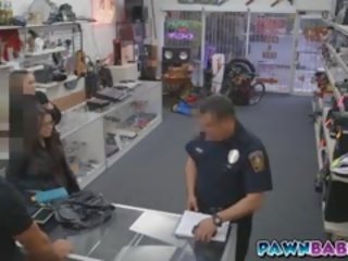 Couple Of Girls Sucked On Cop's peter