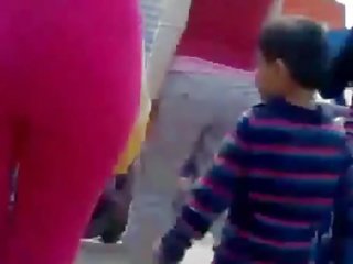 Латино в розов клинове
