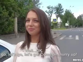 Назовні подруга підліток foxy трахкав в публічний