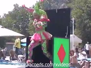 Ню a poppin випадковий festival кліп