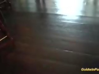 Вдигни голям бюст тийн за онанизъм