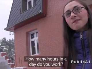 Аматьори deity чука фалшив агент в публичен