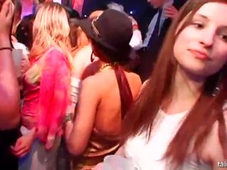 Красуня brides прийняття товста крани на a дика вечірка