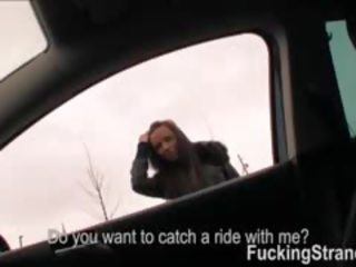 Hitchhiker বালিকা জিনা devine প্রথম গন রচনা ভিডিও সঙ্গে একটি নবজাতক