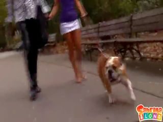 Цинизми юношески мацка sabrinka satisfied от а масов черни нещо