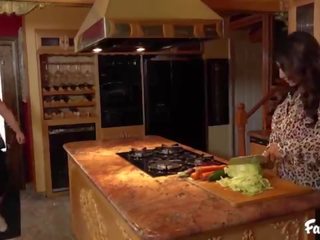 Великий синиця матуся мачуха потреби a грубий трахання від її пасинок