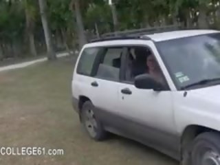 Tremendous група колеж парти чукане