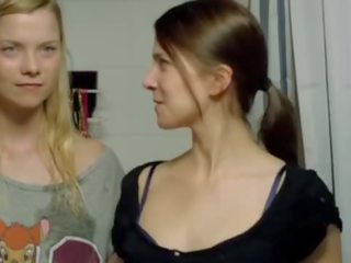 Henrike фон kuick оголена - aylin tezel оголена - am himmel дер tag - 2012