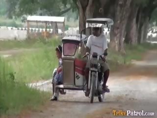 Filipina daughter Fucked Outdoors In go ahead Field By Tourist