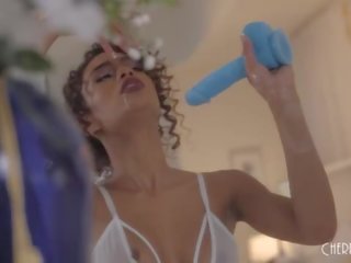 Всі природний смаглява diva scarlit скандал пальці манда в спідня білизна