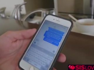 Тіффані watson грати її клітор в той час як її вологий манда поширення eagle ебать!