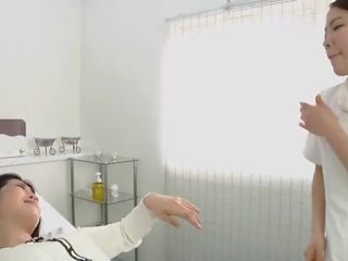 Японки лесбийки очарователен плюене масаж клиника със субтитри