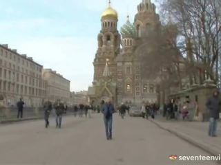 Анално получавам положени вътре на кухня