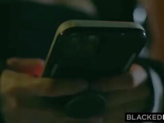 Blackedraw крихітна білявка краля отримує заповнений вгору по величезний біб