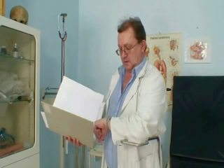 Кошлатий піхва бабця visits pervy любитель майстер