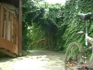 ছাত্রী shaged উপর ঐ ধর্ষণ সুড়ঙ্গ