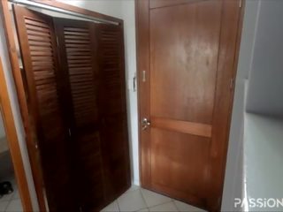 Оголена delivery по божевільна і привабливий sweetheart в свято на додому
