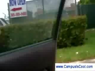 Кругла дупа ціпонька swims оголена