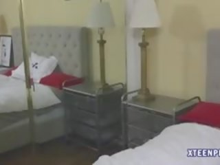 Мила білявка підліток lassie аллі рей манда заповнений з сперма